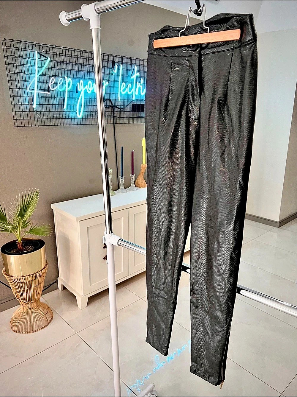 retrofête Women'Small Faux-Leather Skinny Pants Size Small Like New